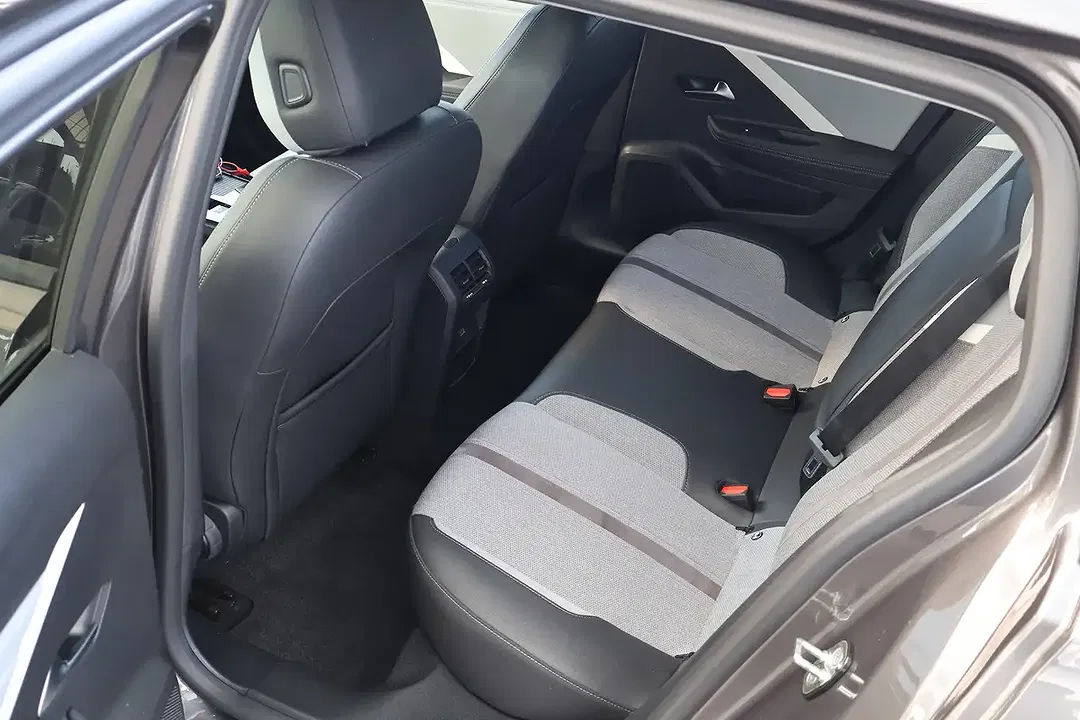 Opel Astra 1.5 Elegance - Thumbnail 8