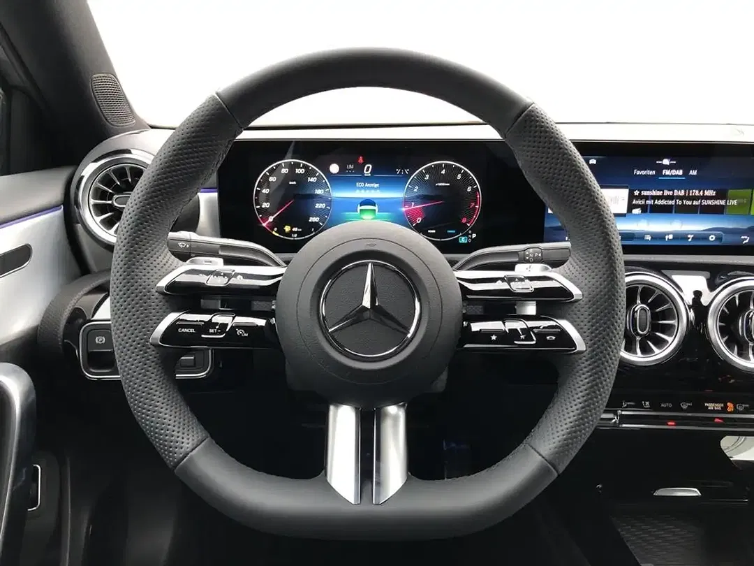 Mercedes-Benz A 200 AMG MBUX Night - Thumbnail 10