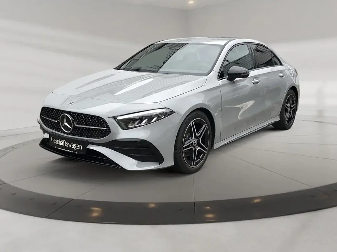 Mercedes-Benz A 200 AMG MBUX Night - Afbeelding 1