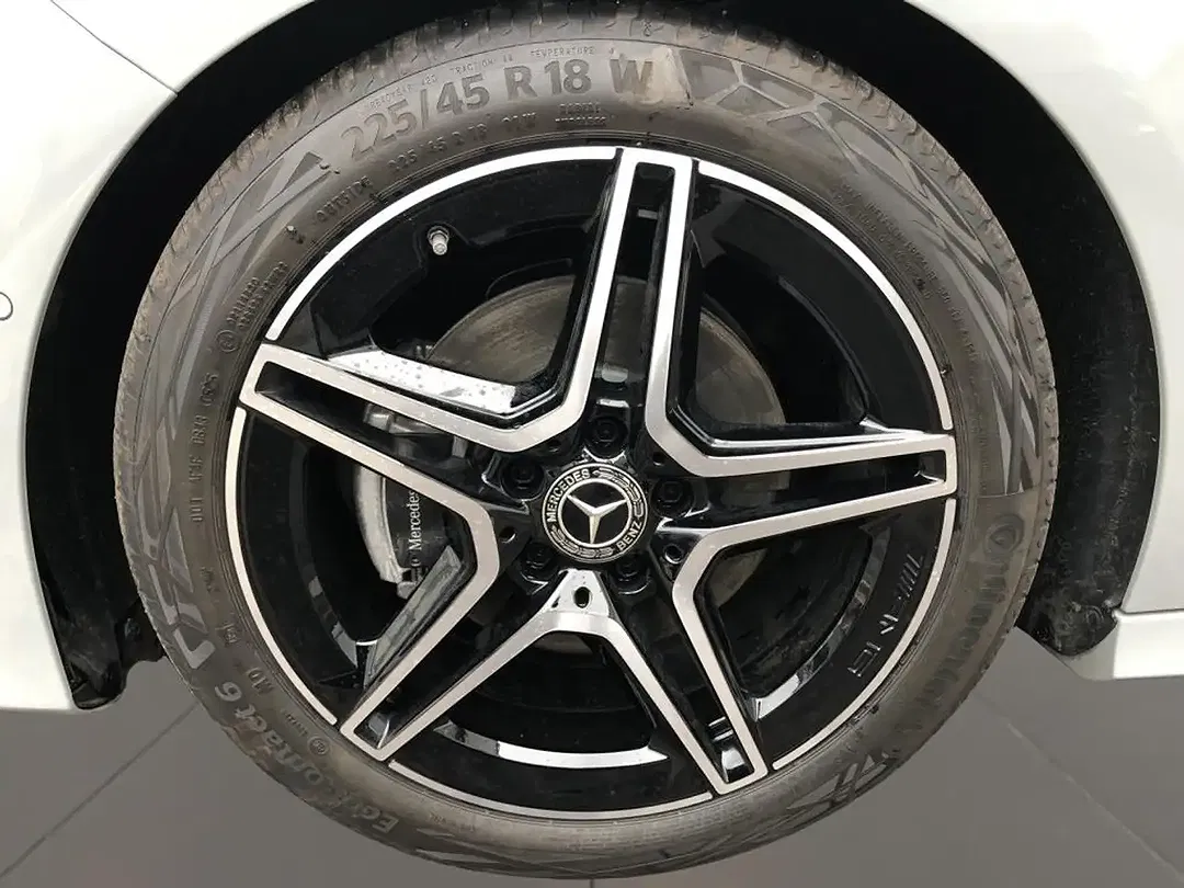 Mercedes-Benz A 200 AMG MBUX Night - Thumbnail 8