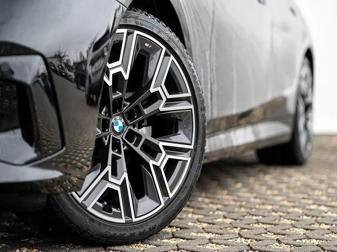 BMW 520 Touring M Sport - Thumbnail 6