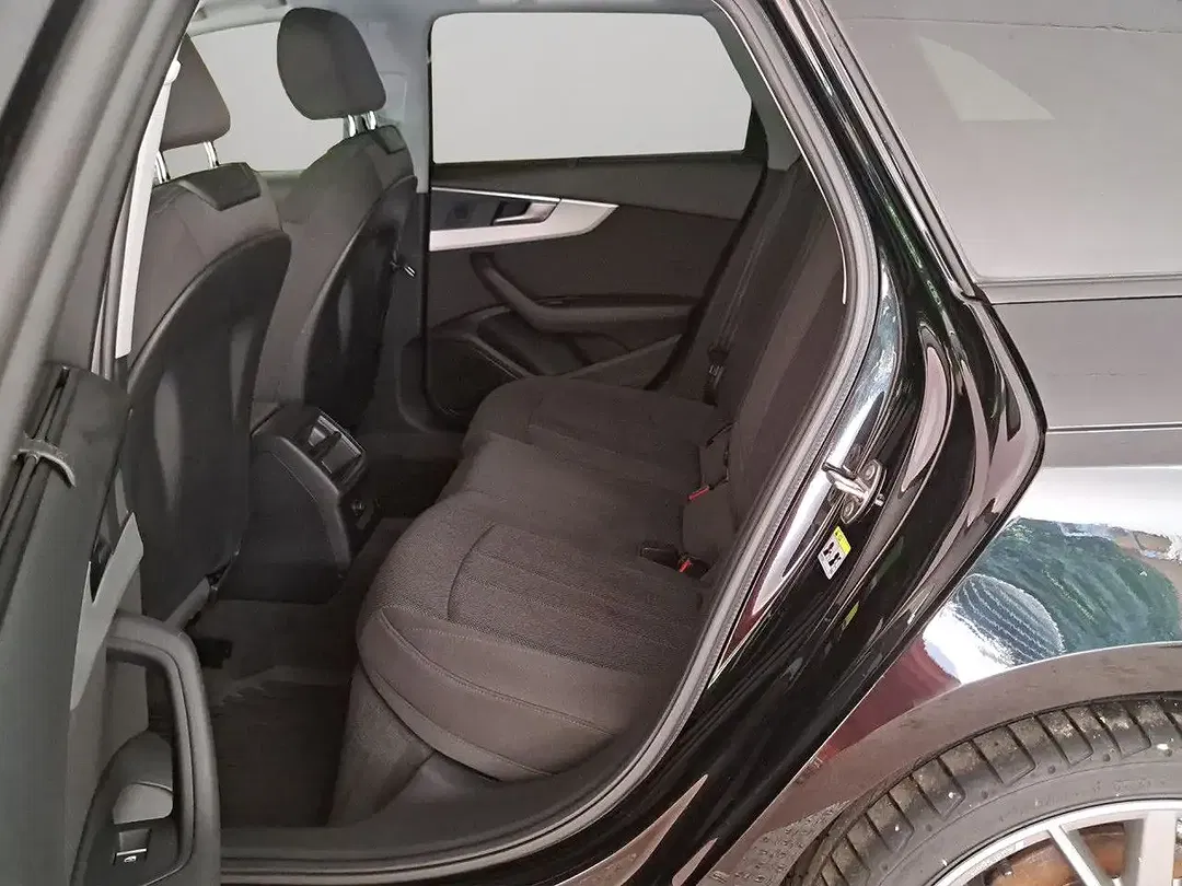 Audi A4 35 TFSI S tronic Avant - Thumbnail 7