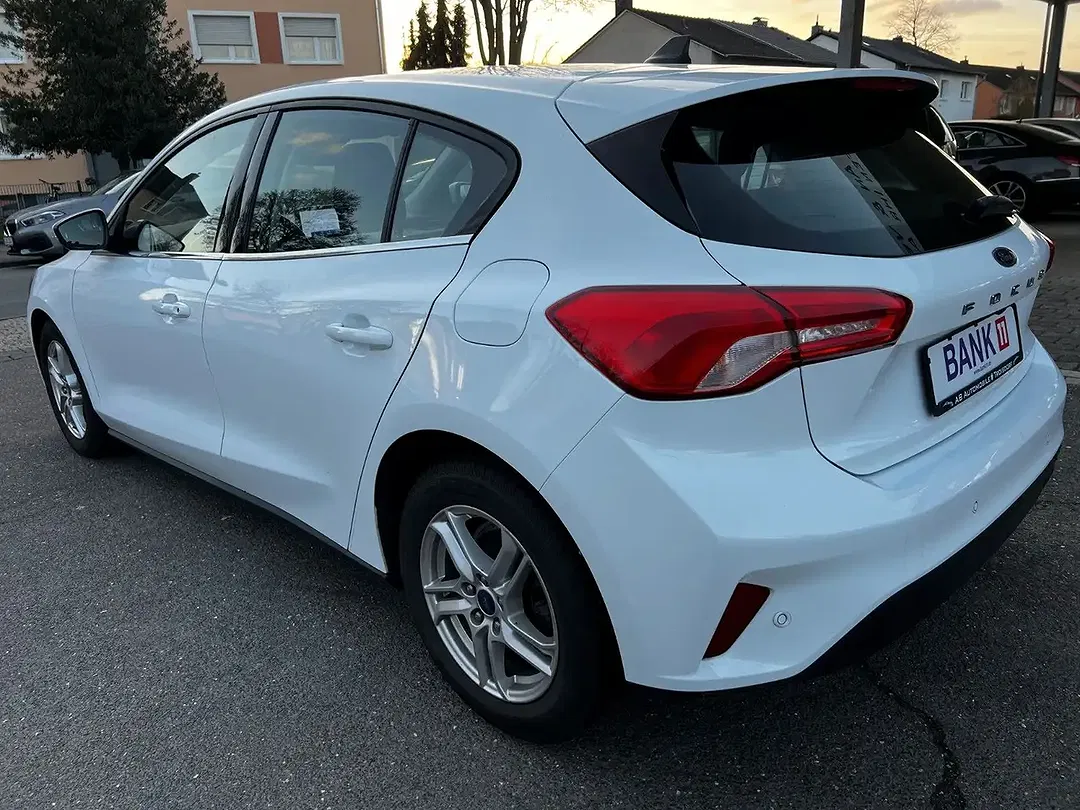 Ford Focus Cool & Connect - Thumbnail 6