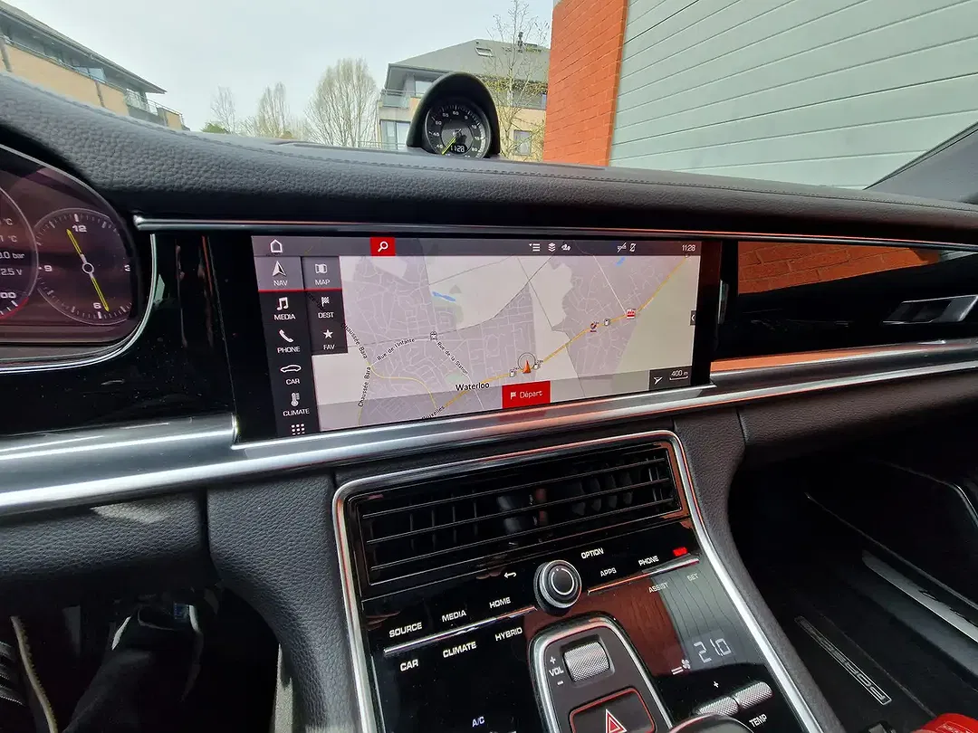 Porsche Panamera E-Hybrid 4 - Thumbnail 11