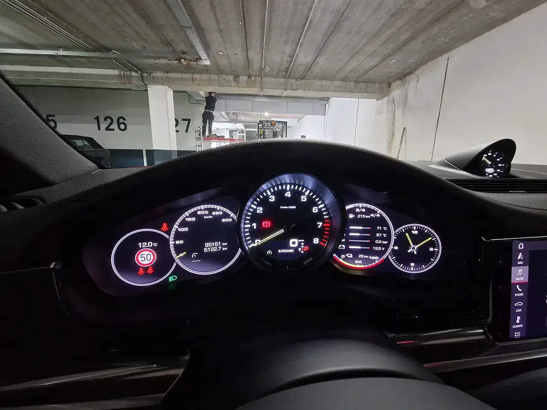 Porsche Panamera E-Hybrid 4 - Thumbnail 14