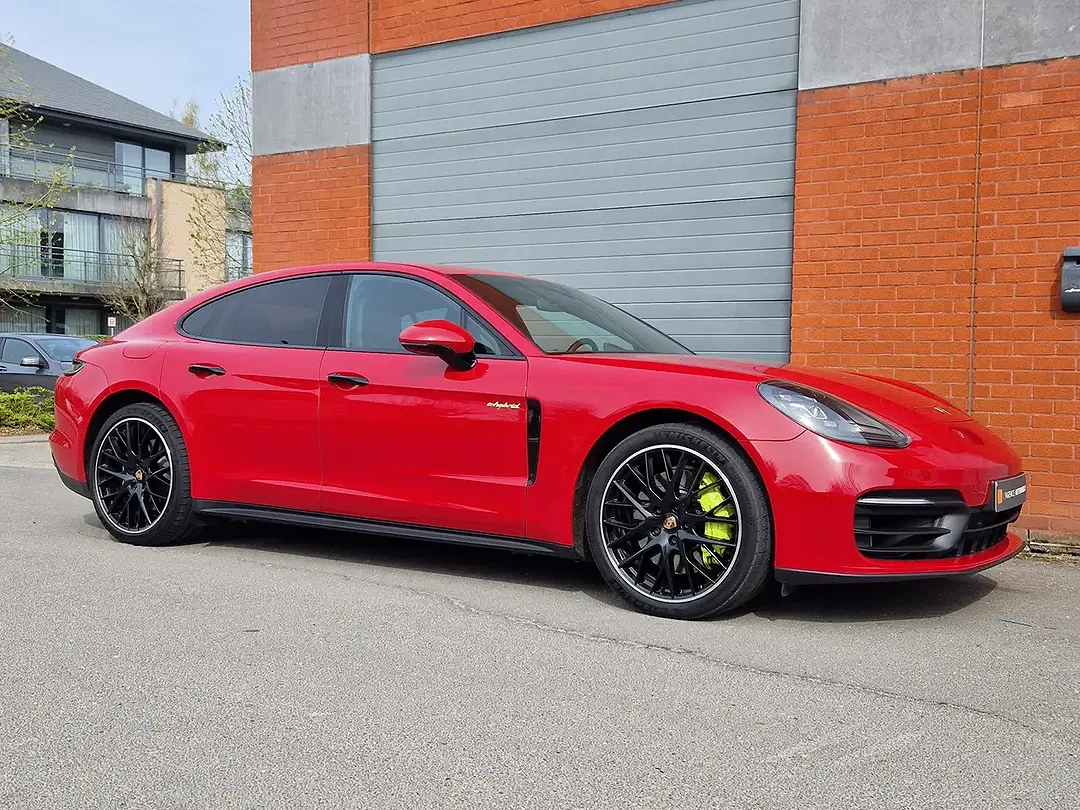 Porsche Panamera E-Hybrid 4 - Thumbnail 3