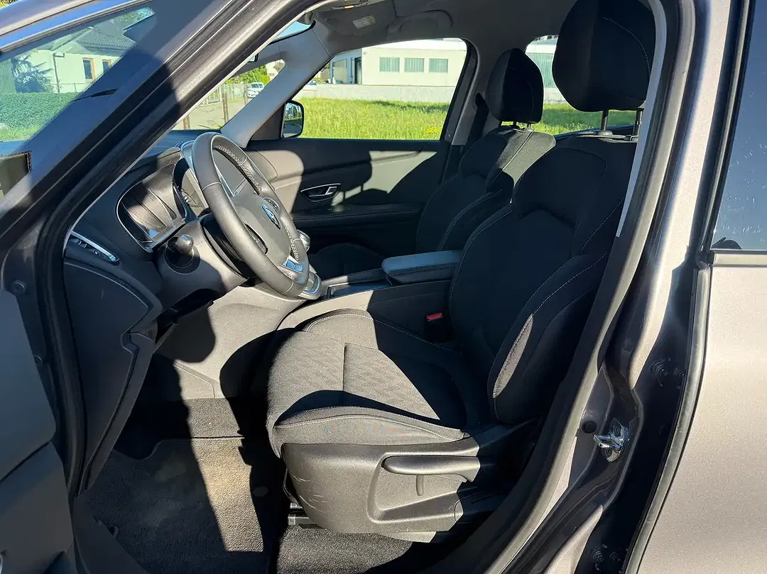 Renault Scenic TCe Limited - Thumbnail 3
