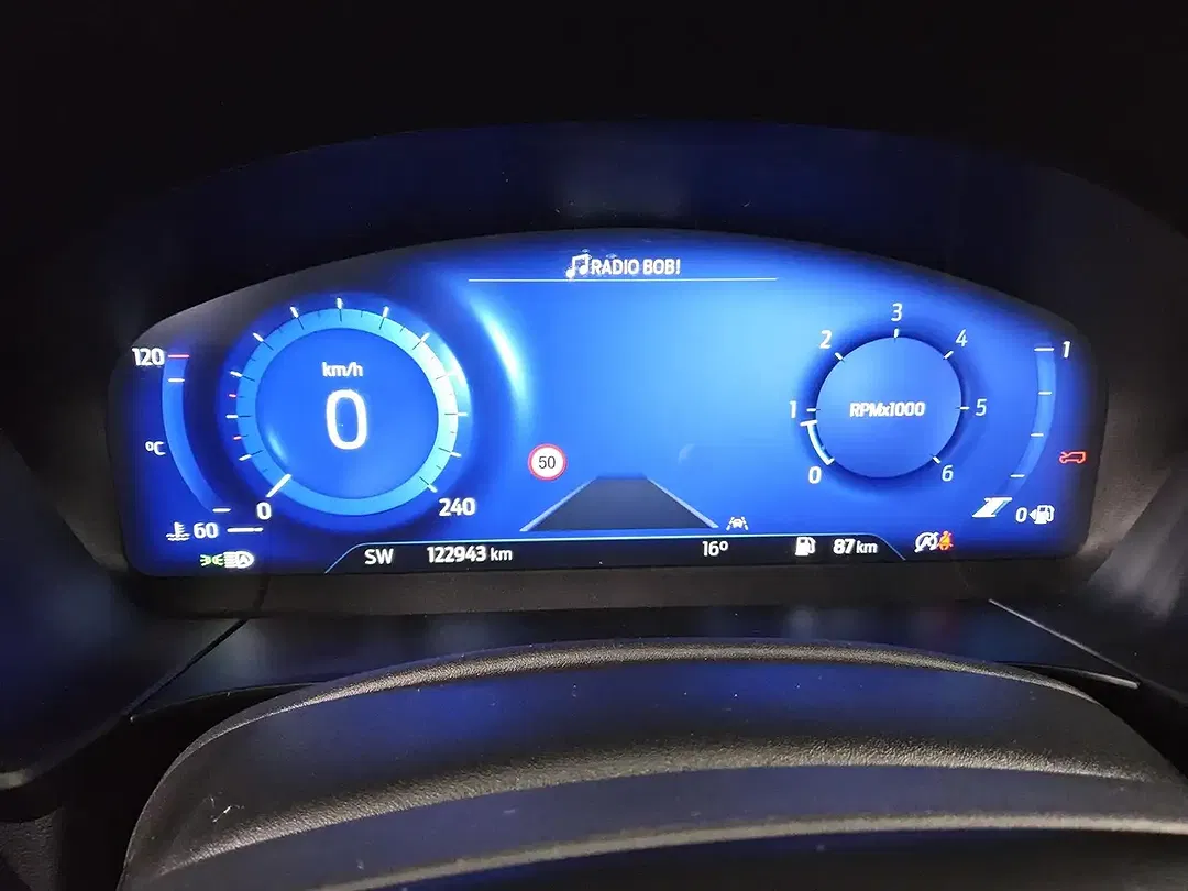 Ford Kuga 1.5 EcoBoost Titanium - Thumbnail 8