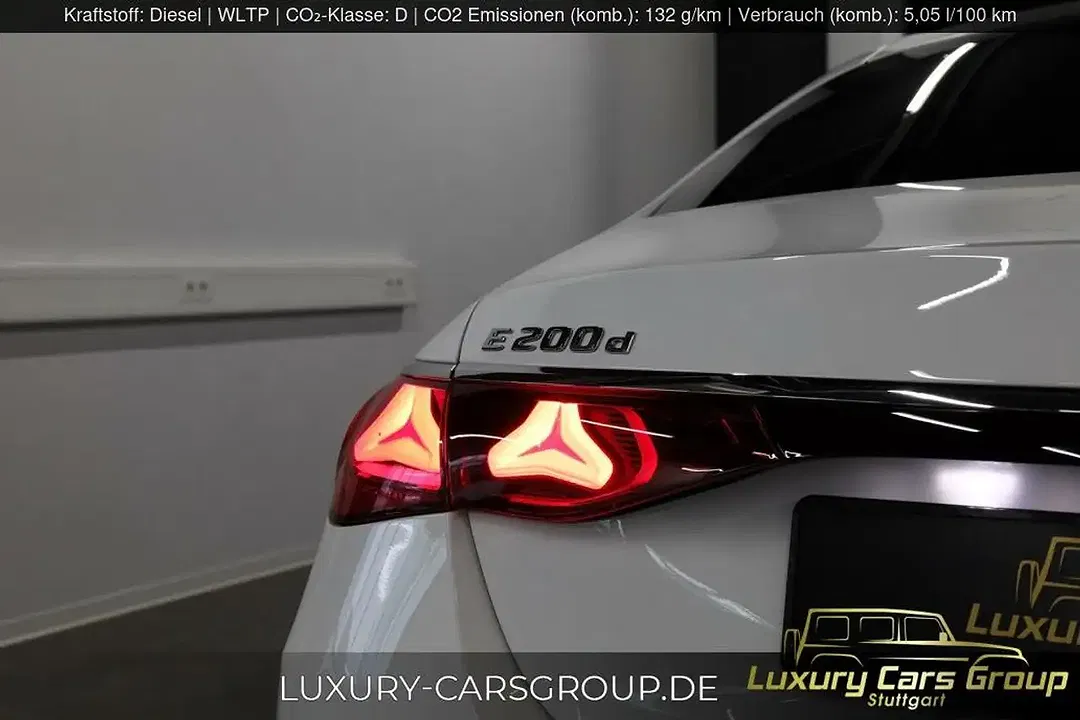 Mercedes-Benz E 200 - Thumbnail 13