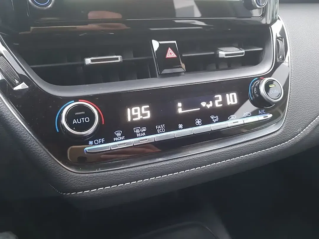 Toyota Corolla Comfort - foto 15