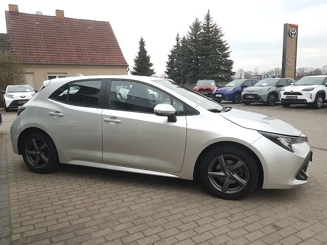 Toyota Corolla Comfort - Thumbnail 4