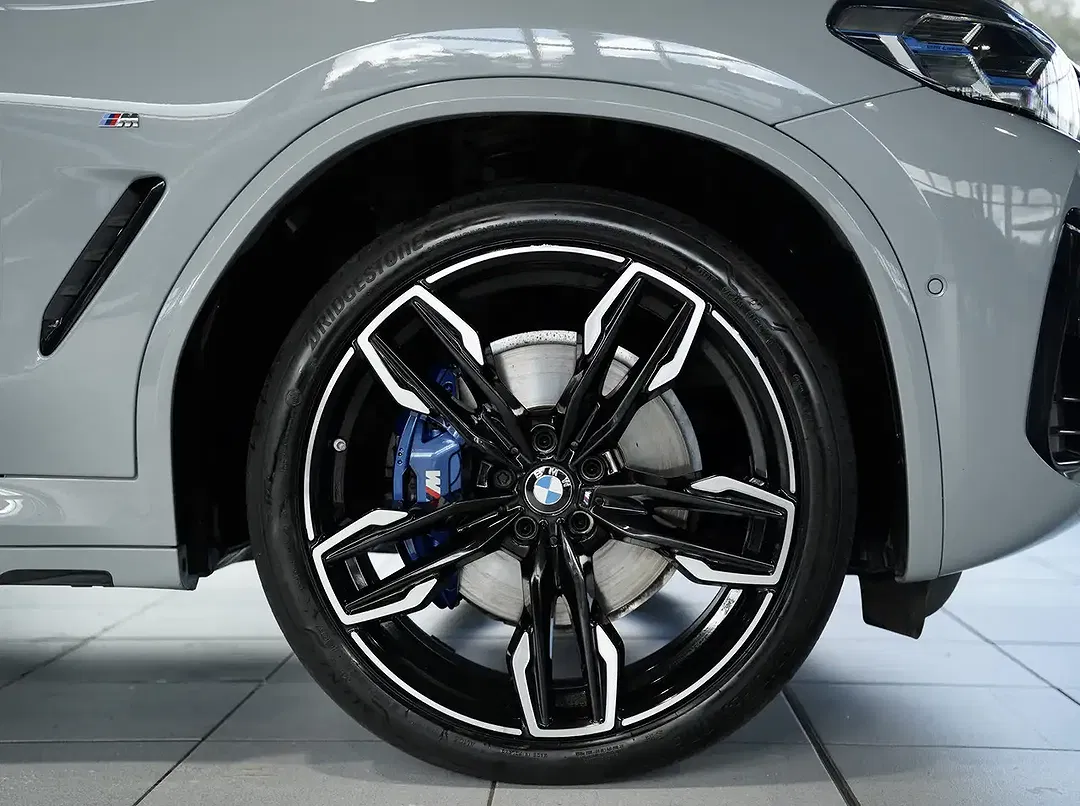 BMW X4 M - Thumbnail 12