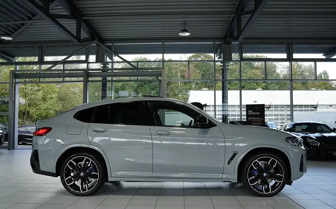 BMW X4 M - Thumbnail 6