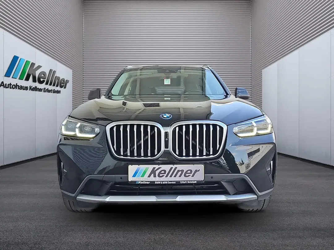 BMW X3 AUT xDrive - Thumbnail 2