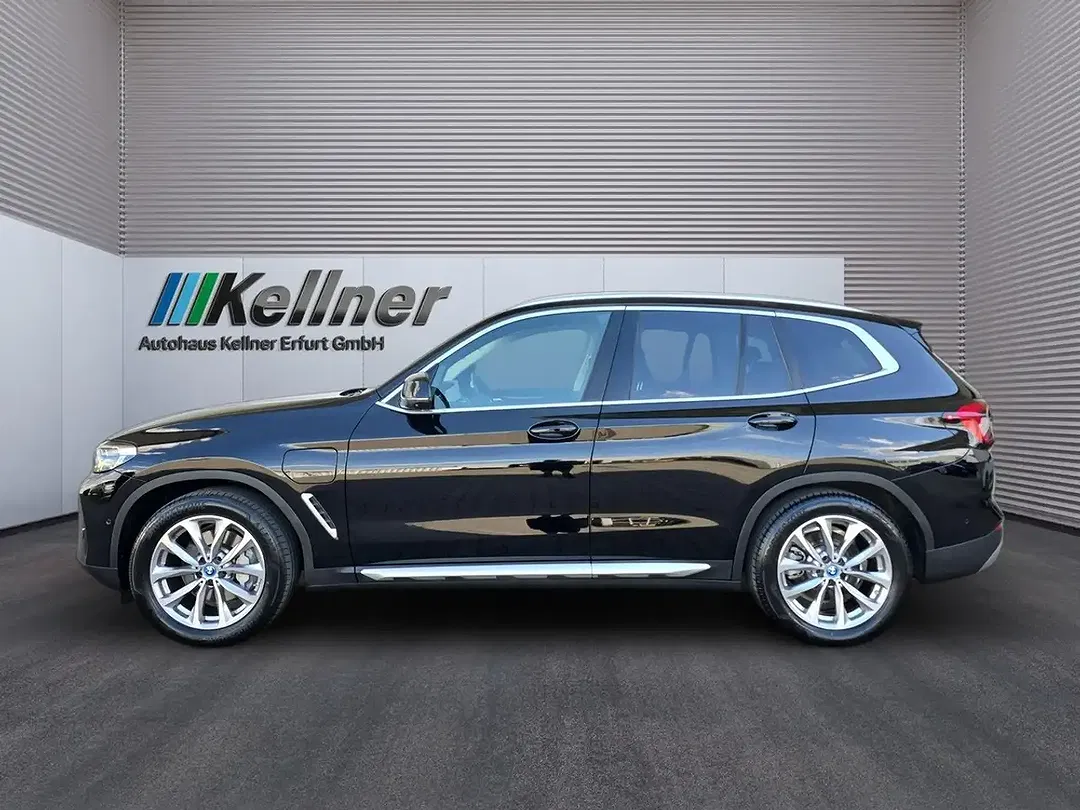 BMW X3 AUT xDrive - Thumbnail 3