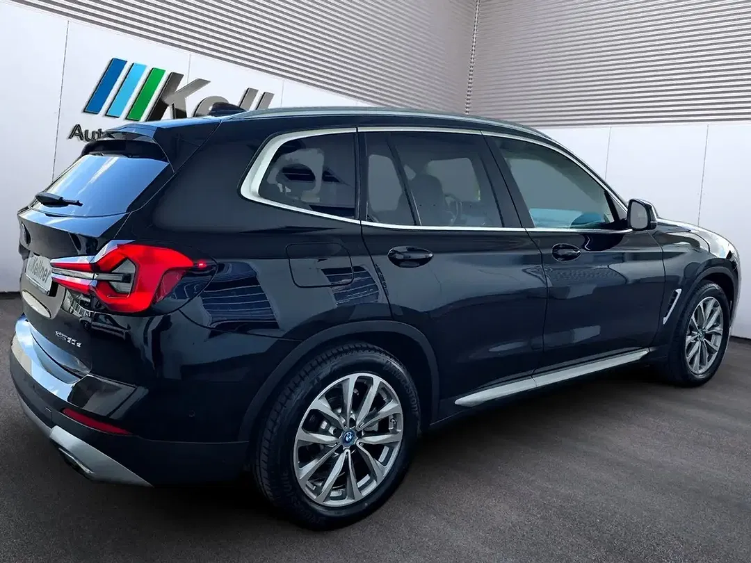 BMW X3 AUT xDrive - Thumbnail 5