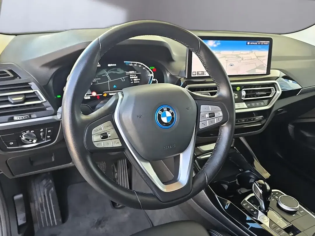 BMW X3 AUT xDrive - Thumbnail 8