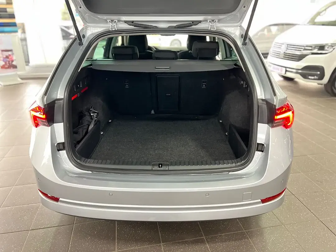 Skoda Octavia 2.0 TDI Combi Clever - Thumbnail 11