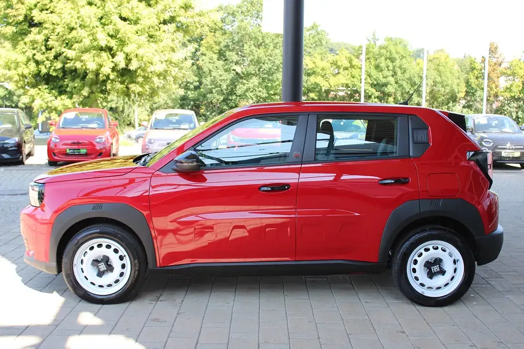 Fiat Grande Panda EV RED - Thumbnail 5