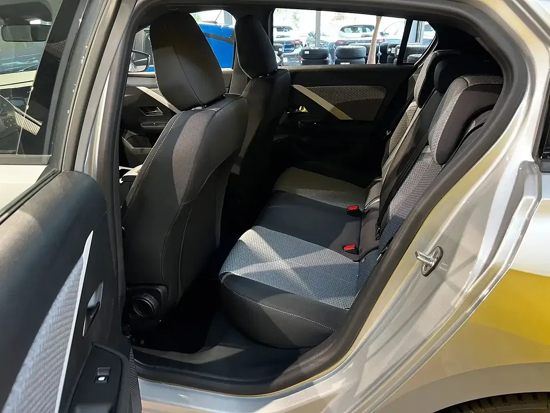 Opel Astra Edition - Thumbnail 10