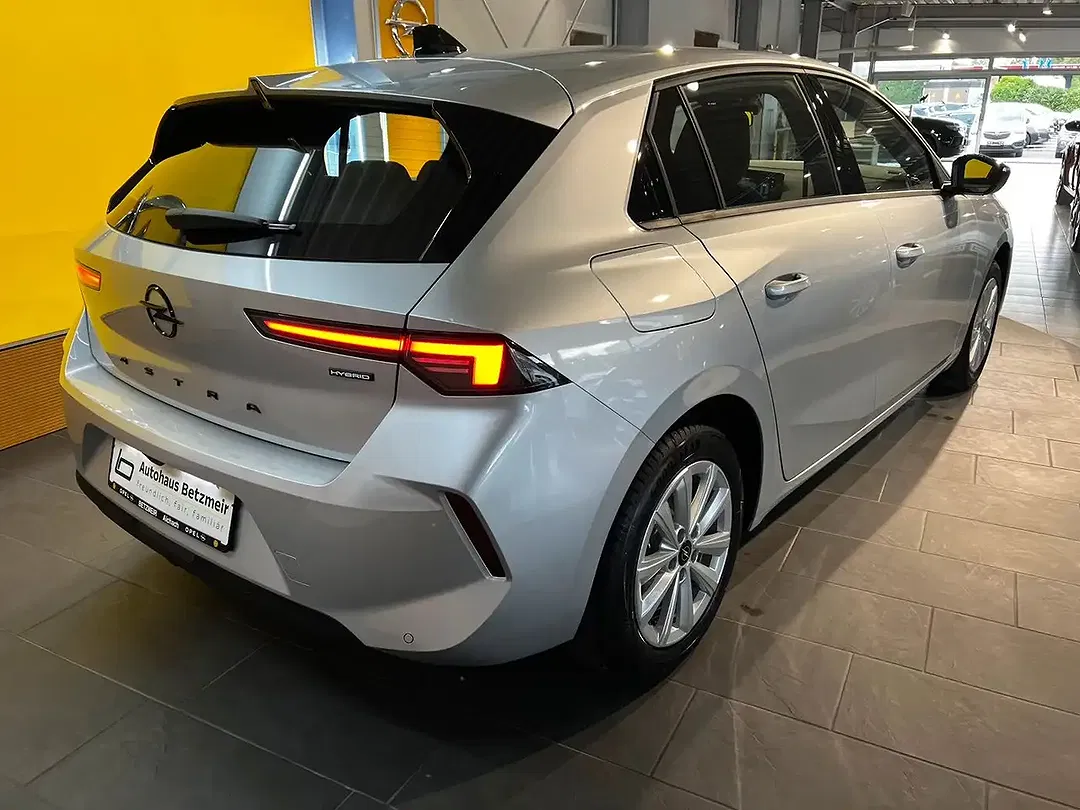 Opel Astra Edition - Thumbnail 3