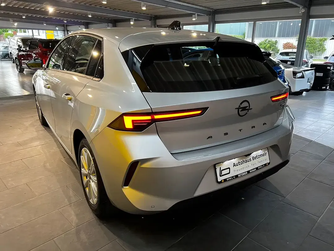 Opel Astra Edition - Thumbnail 5