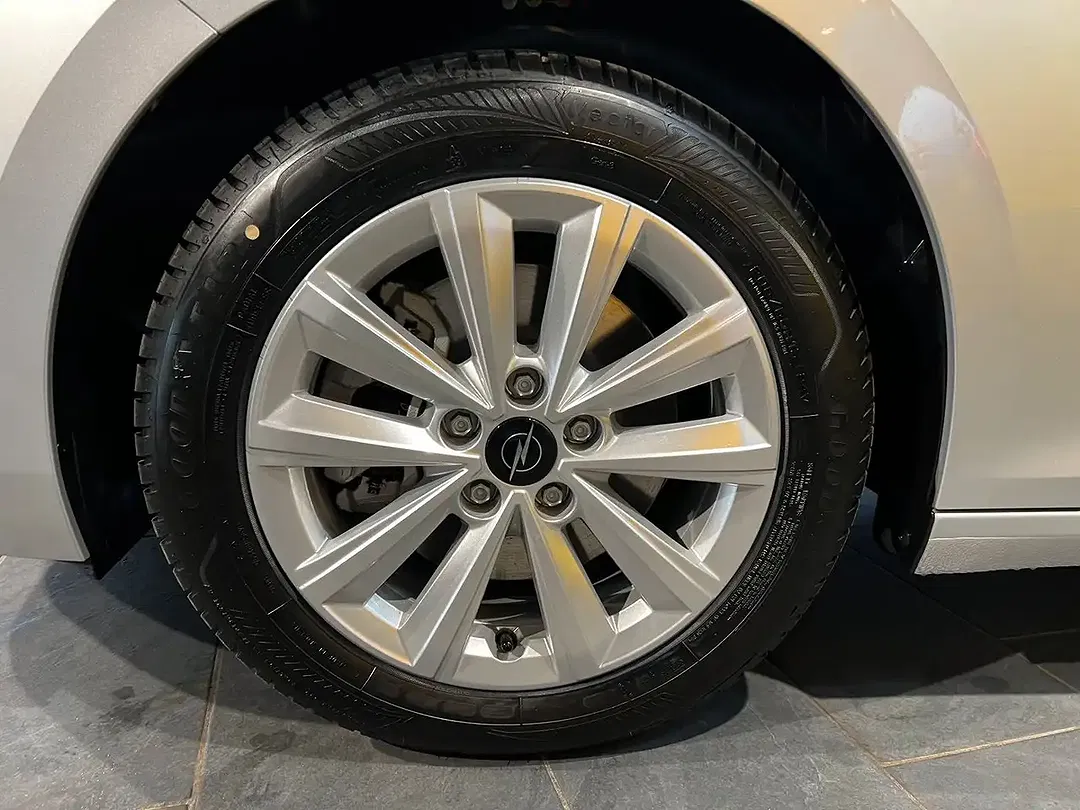 Opel Astra Edition - Thumbnail 8