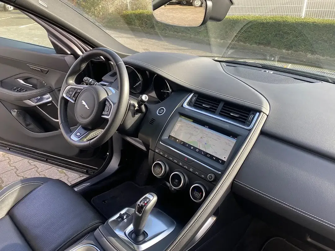 Jaguar E-Pace D180 4x4 - Thumbnail 6