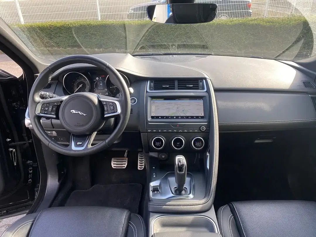 Jaguar E-Pace D180 4x4 - Thumbnail 7