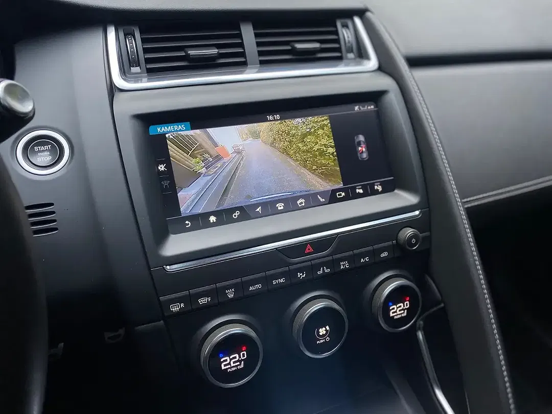 Jaguar E-Pace D180 4x4 - Thumbnail 8