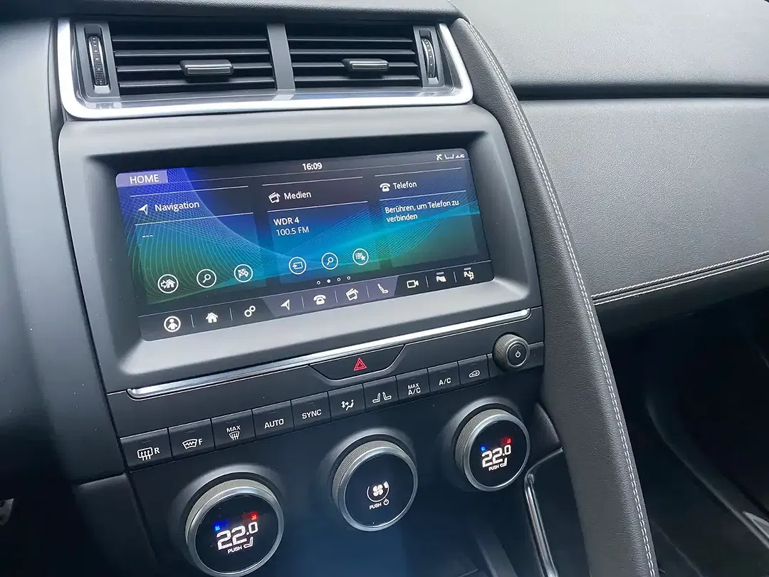 Jaguar E-Pace D180 4x4 - Thumbnail 9