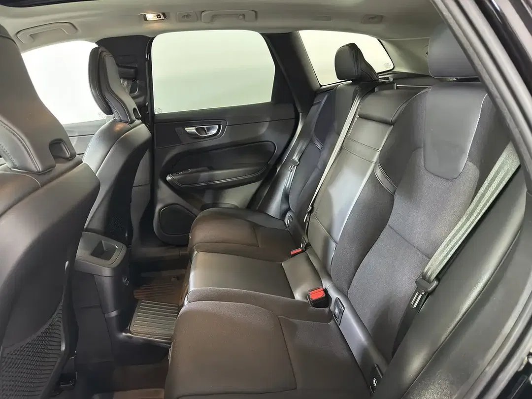Volvo XC60 T6 PHEV AWD Recharge R-Design Expression - Thumbnail 8