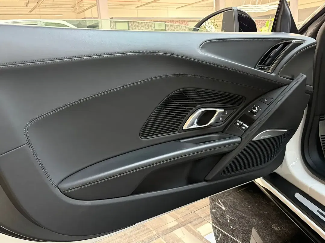 Audi R8 5.2 FSI performance - Thumbnail 10