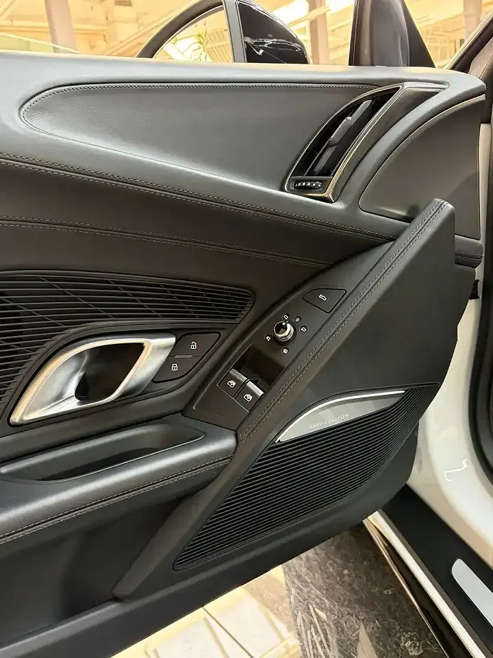 Audi R8 5.2 FSI performance - Thumbnail 11