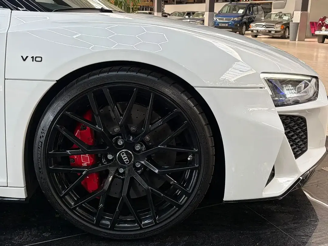 Audi R8 5.2 FSI performance - Thumbnail 6