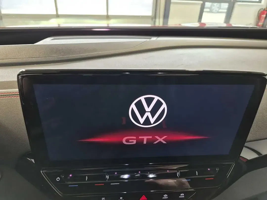 Volkswagen ID.4 - Thumbnail 11
