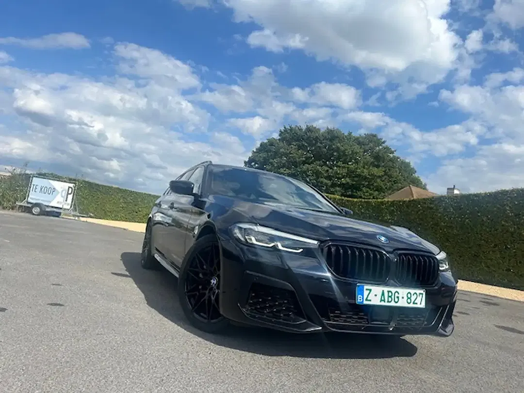 BMW 520 PHEV Touring Shadow Line - Thumbnail 11