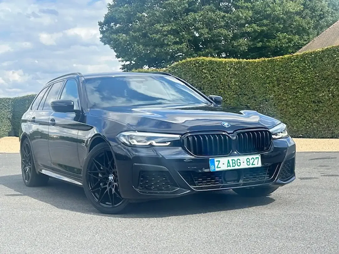 BMW 520 PHEV Touring Shadow Line - Thumbnail 3