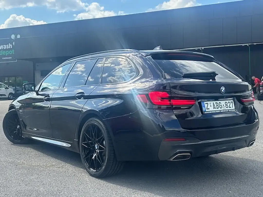 BMW 520 PHEV Touring Shadow Line - Thumbnail 5