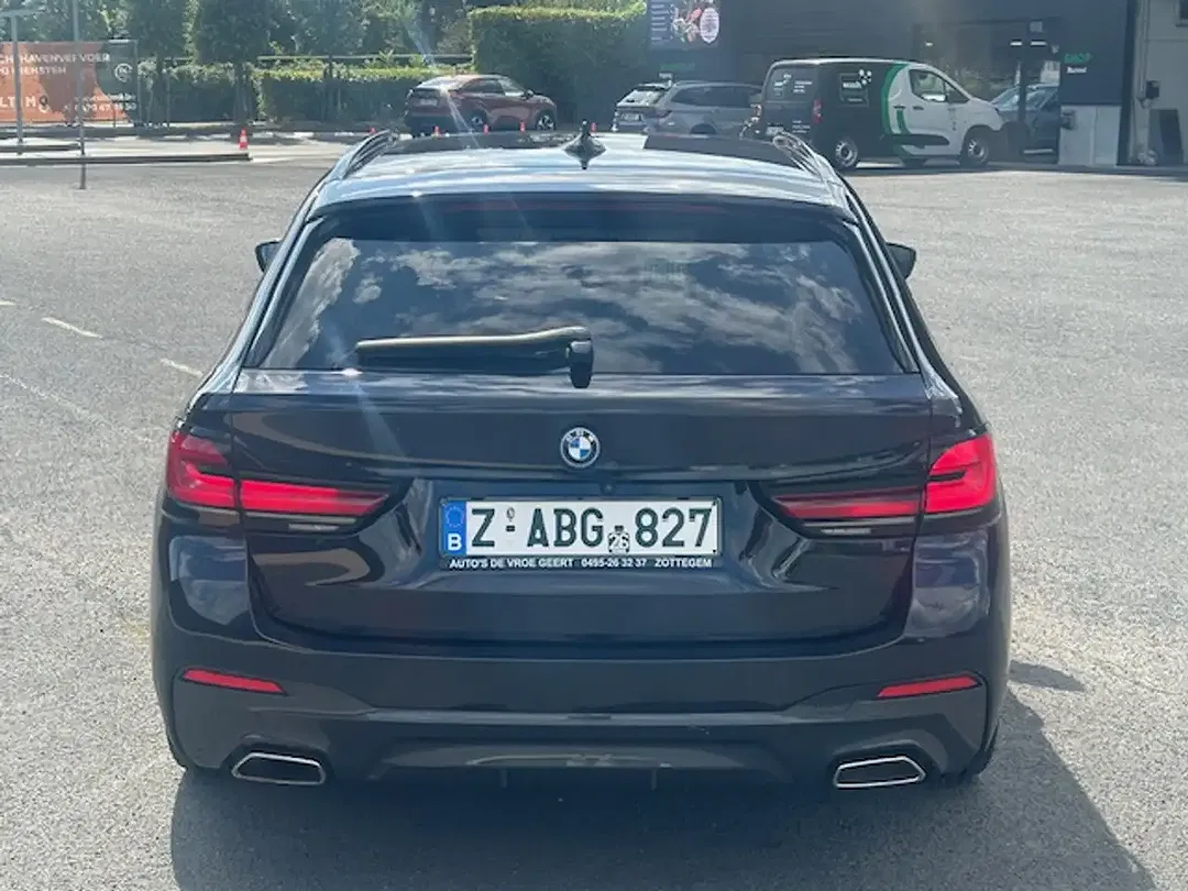 BMW 520 PHEV Touring Shadow Line - Thumbnail 6