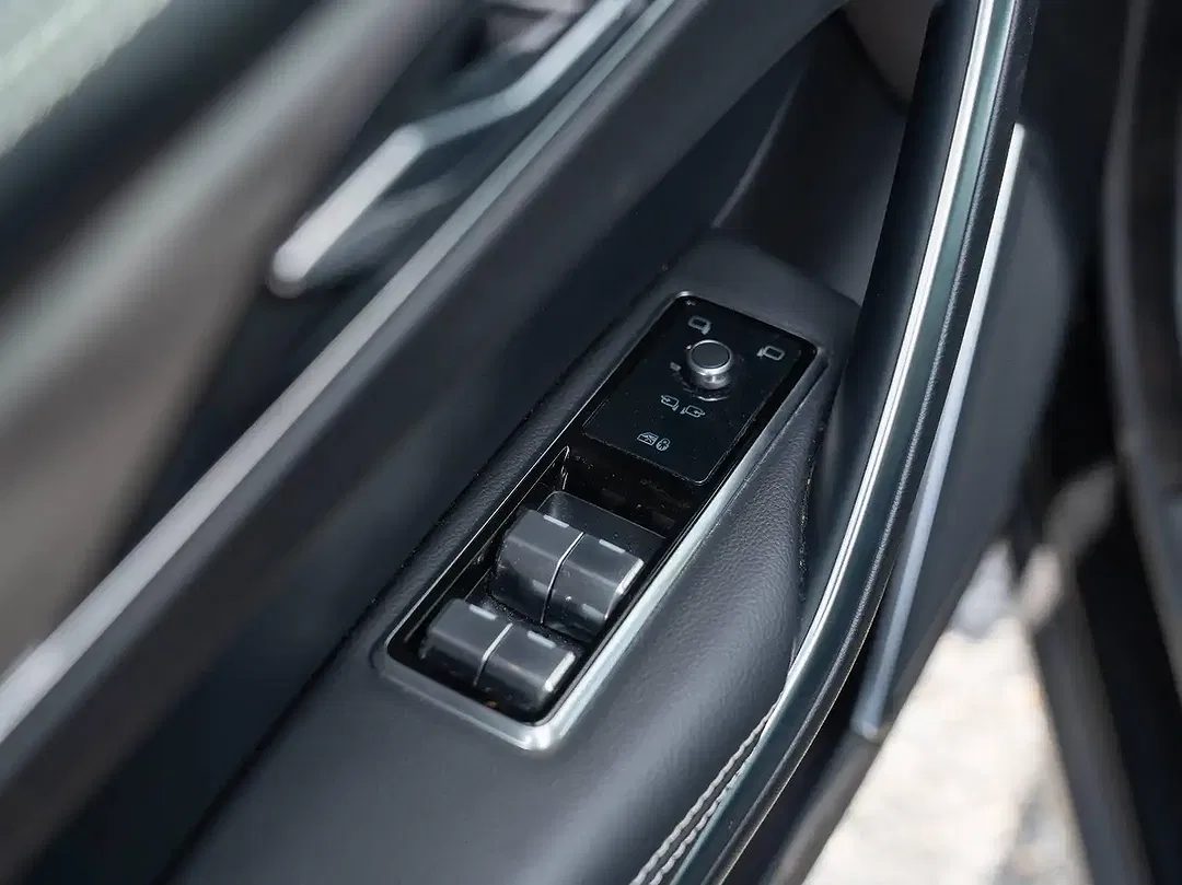 Jaguar F-Pace P400e 2.0 4x4 R-Dynamic S - Thumbnail 14