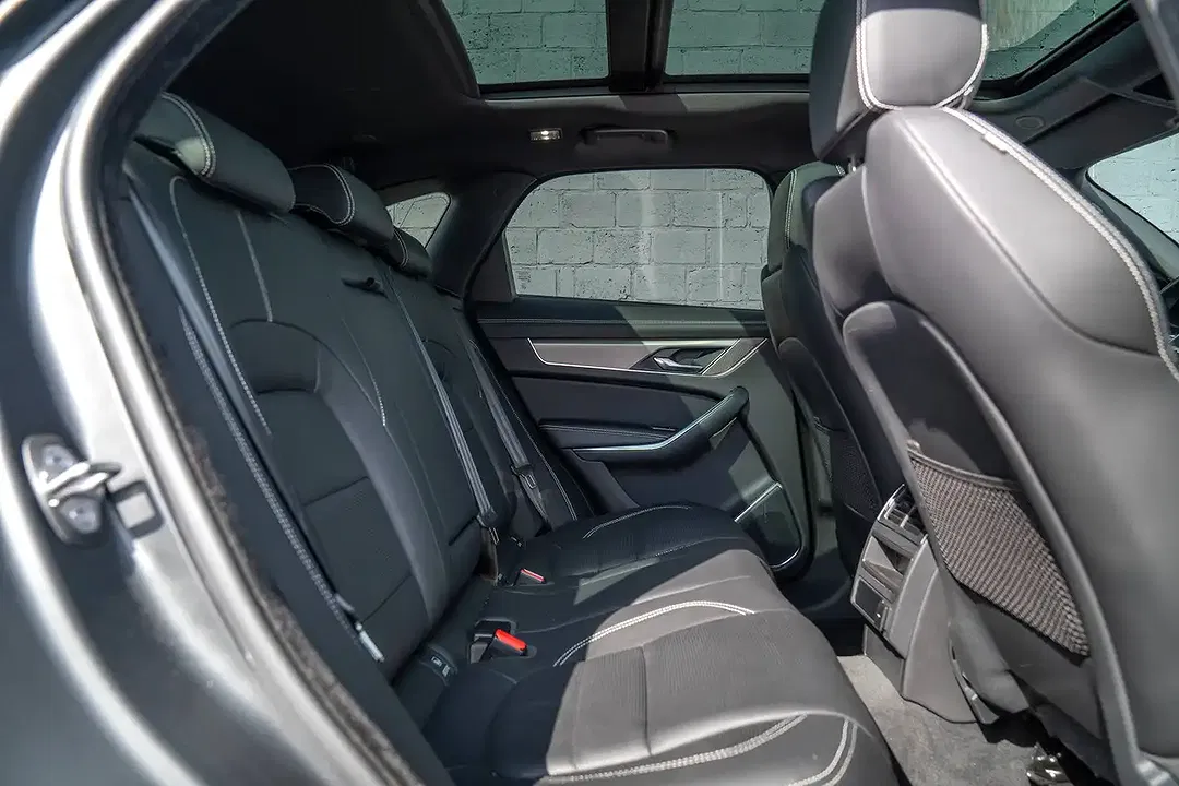 Jaguar F-Pace P400e 2.0 4x4 R-Dynamic S - Thumbnail 8