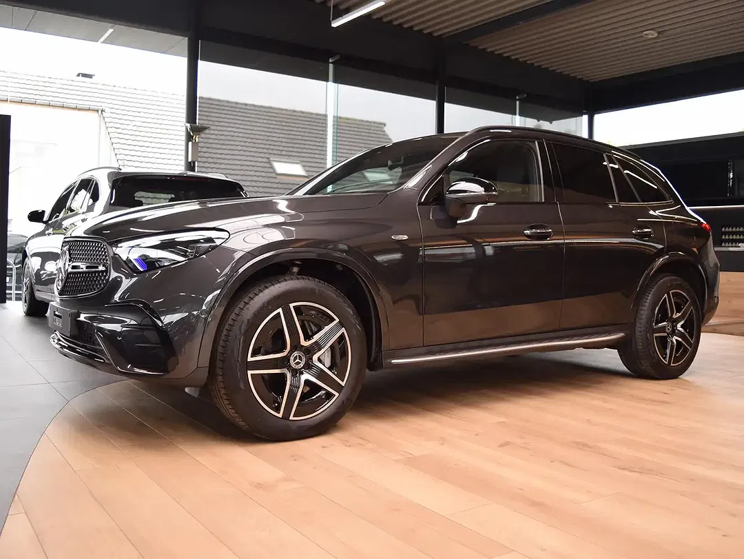 Mercedes-Benz GLC 300 PHEV AMG Line - Thumbnail 1