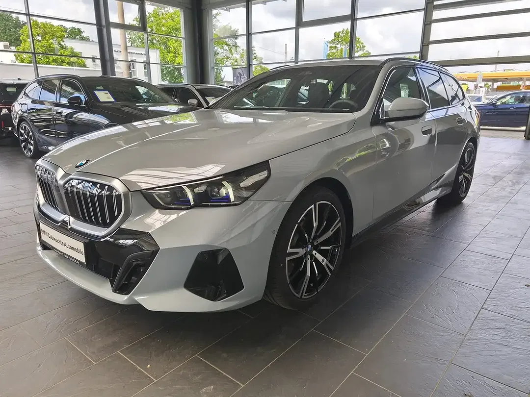 BMW 520 M Sport Touring - Thumbnail 3