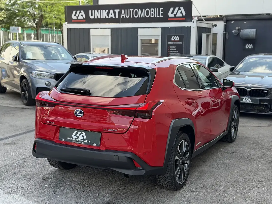 Lexus UX 250h Style Edition - Thumbnail 3