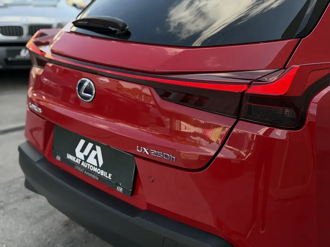 Lexus UX 250h Style Edition - Thumbnail 8