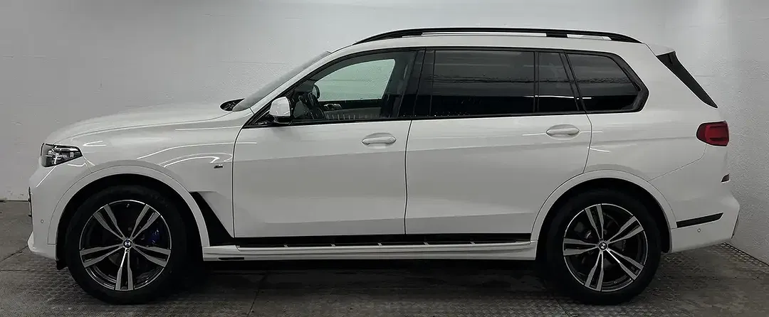 BMW X7 xDrive M Sport Executive - Thumbnail 2