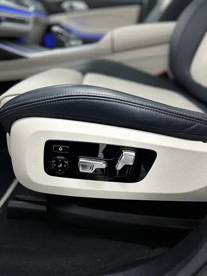 BMW X7 xDrive M Sport Executive - Thumbnail 22