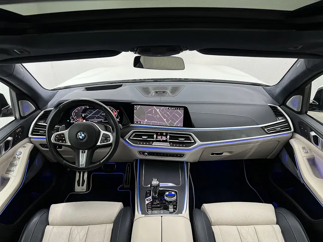 BMW X7 xDrive M Sport Executive - Thumbnail 3