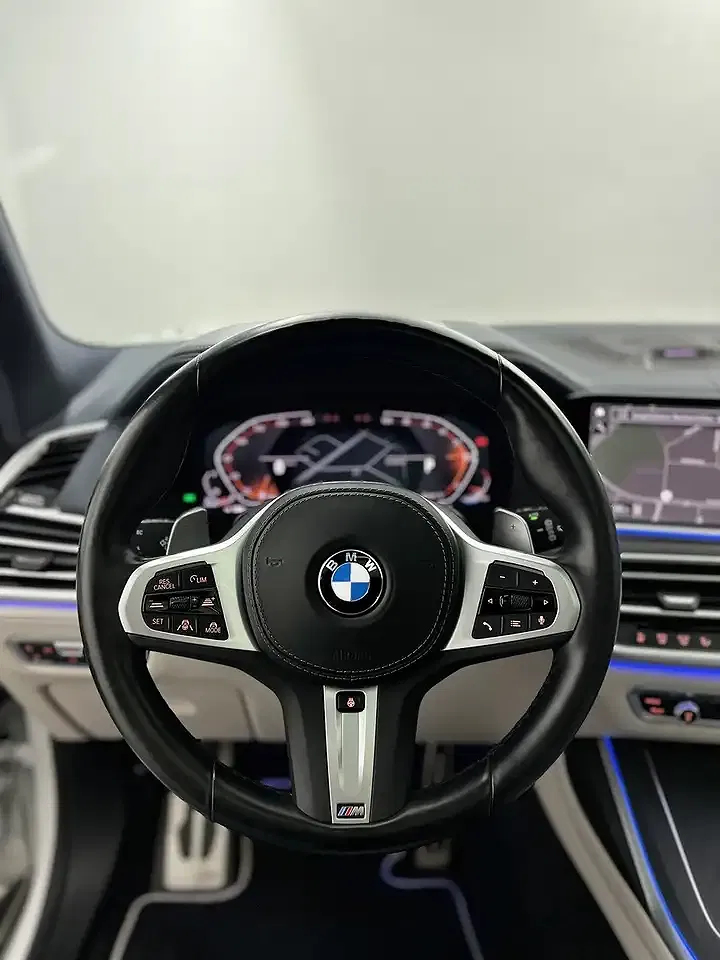 BMW X7 xDrive M Sport Executive - Thumbnail 32